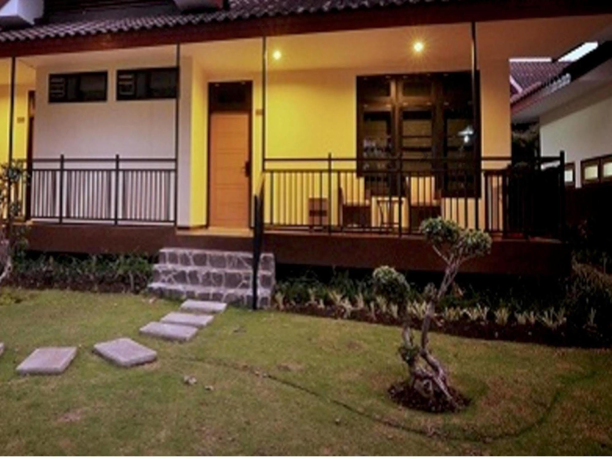Kusuma Agrowisata Resort & Convention Malang Exterior foto